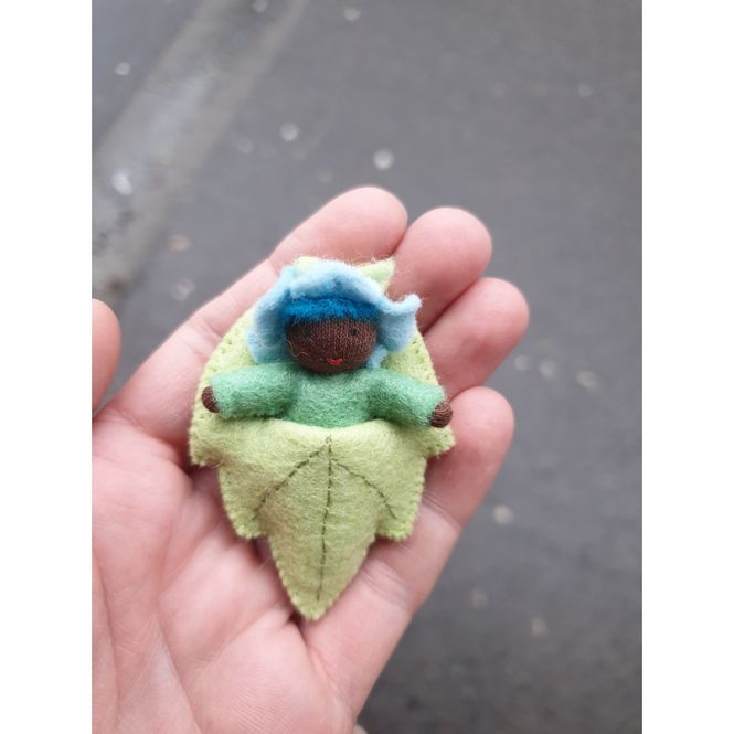 Hovedbilde Ambrosius blomsterbaby i blad-sovepose, blå