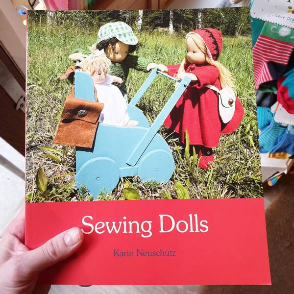 Sewing Dolls av Karin Neuschütz